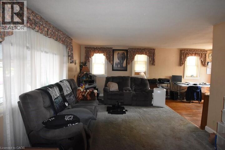 Property Photo:  21 Nelson Street  ON N3Y 3E4 