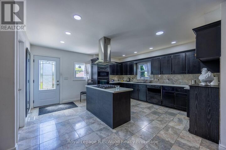 Property Photo: 82 Gilbert Road ON N3Y 4K2
