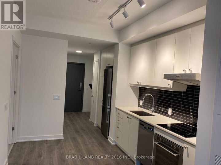 Property Photo: 9 Tecumseth Street 713 ON M5V 0S5