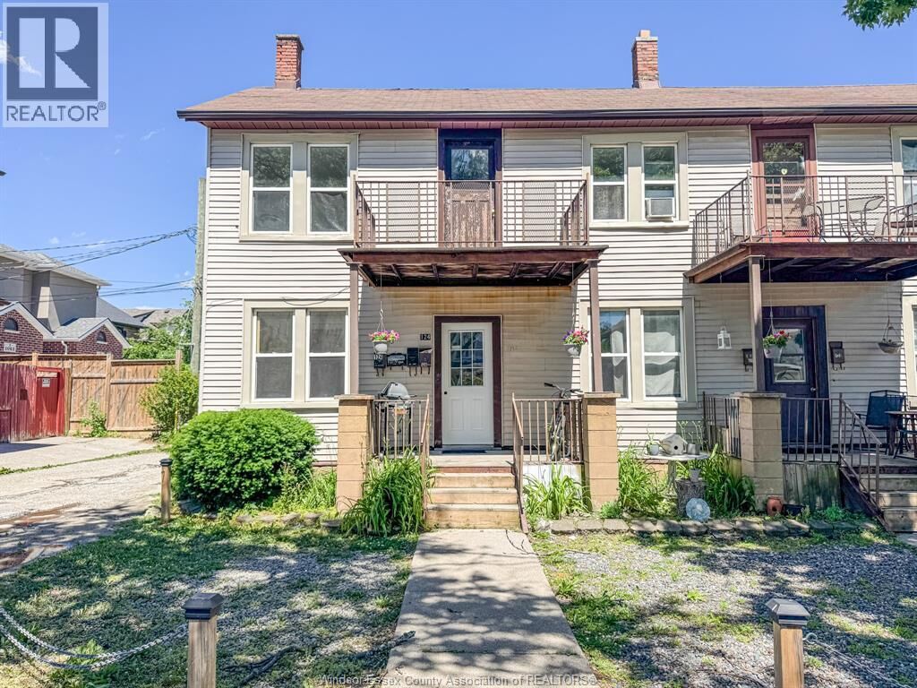 Property Photo:  130 Elm Avenue 124 Upper  ON N9A 5G8 