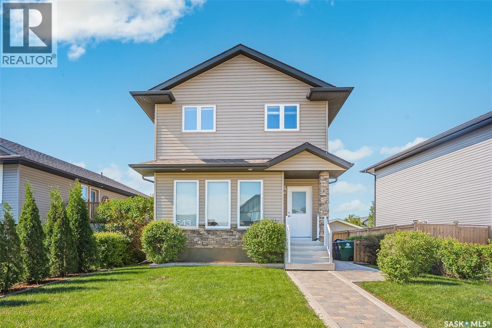 Property Photo:  643 Hampton Circle  SK S7R 0K1 