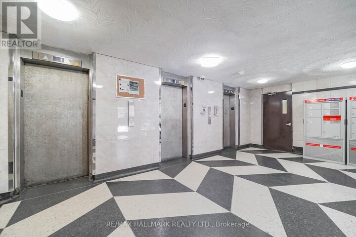 Property Photo:  50 Lotherton Pathway 411  ON M6B 2G7 