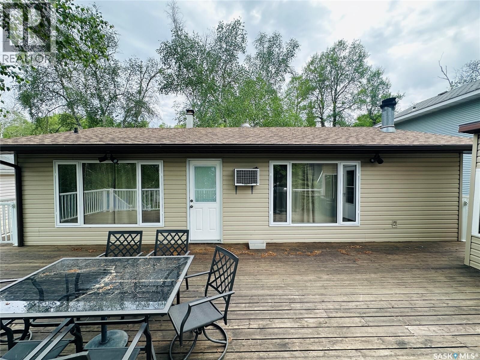 Property Photo: 304 Pine Drive SK S0E 1E0
