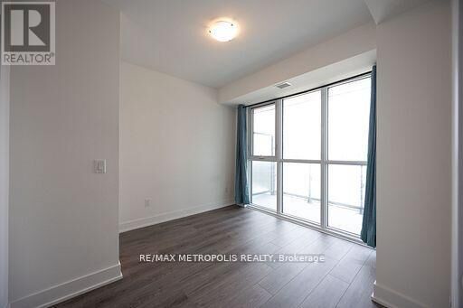 Property Photo:  2545 Simcoe Street North 412  ON L1L 0W3 