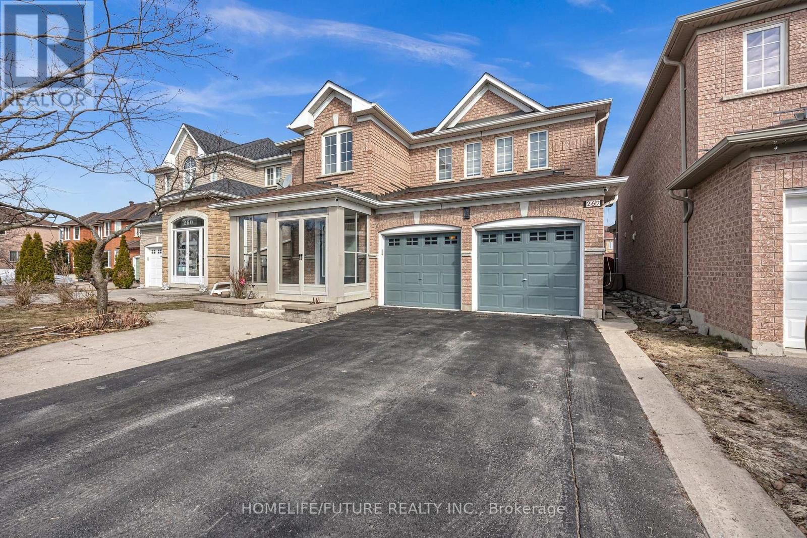 Property Photo: 262 Helen Avenue ON L3R 1K1