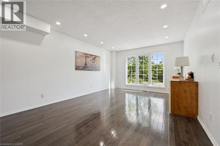 Property Photo:  600 White Elm Boulevard 9  ON N2V 2V2 