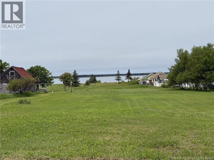 Photo de la propriété:  1.1 Acre Rue De L'Ile  NB E1W 1B5 
