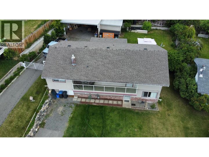 Property Photo:  448 6th Avenue  BC V0K 2G0 