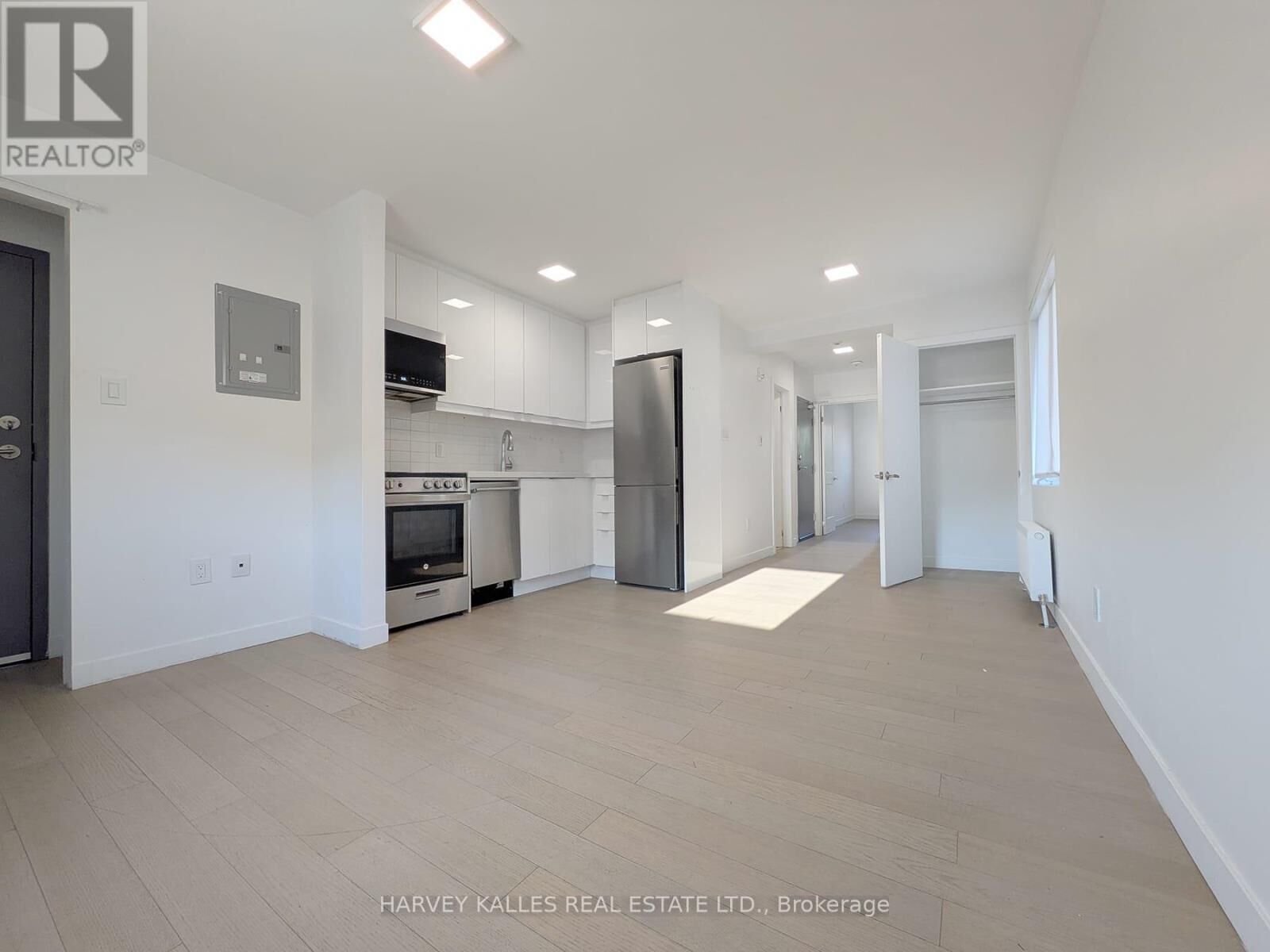 Property Photo:  521 Browns Line 5  ON M8W 3V1 