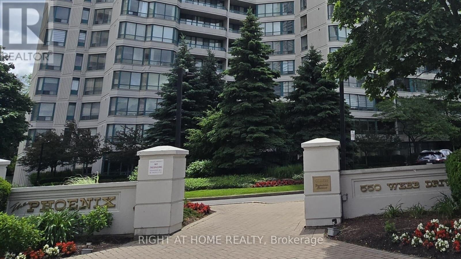 Property Photo: 550 Webb Drive 914 ON L5B 3Y4