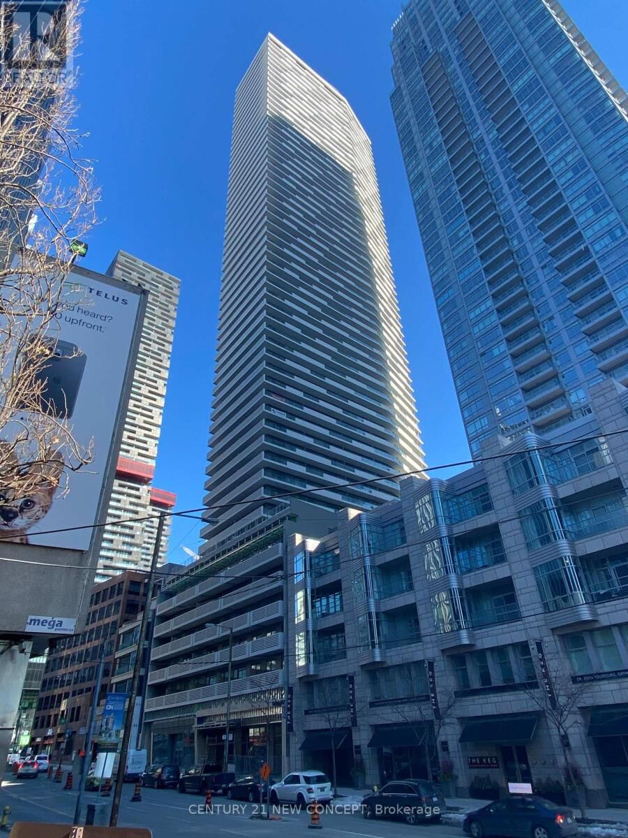 Property Photo: 2221 Yonge Street 5006 ON M4S 2B4