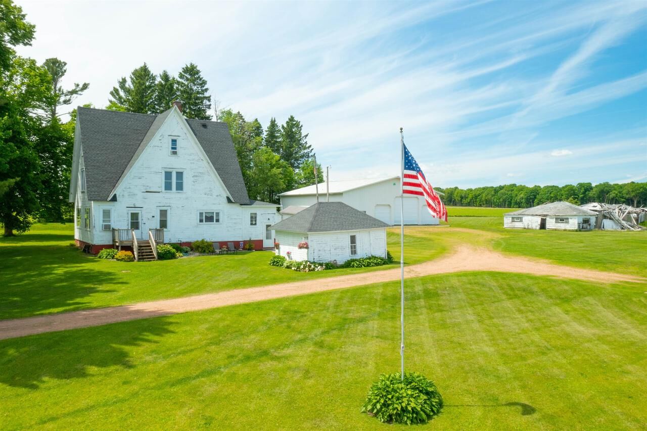Property Photo:  138918 County Road L  WI 54411 
