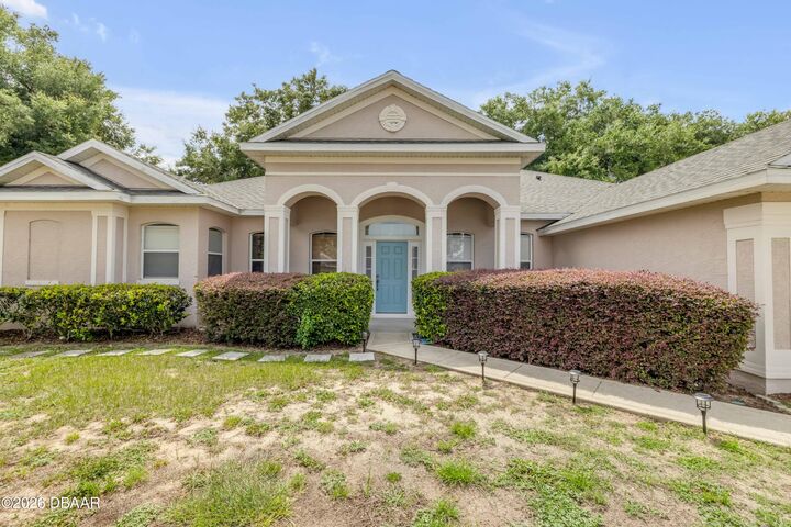 Property Photo:  36624 Grand Island Oaks Circle  FL 32735 