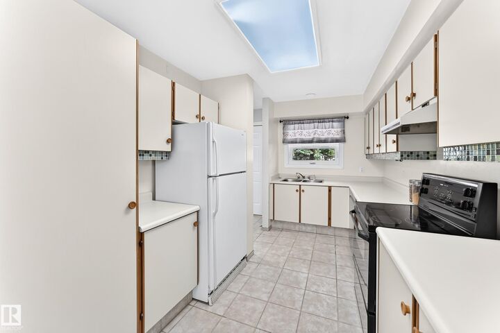Property Photo:  10619 Beaumaris Road NW  AB T5X 5J5 