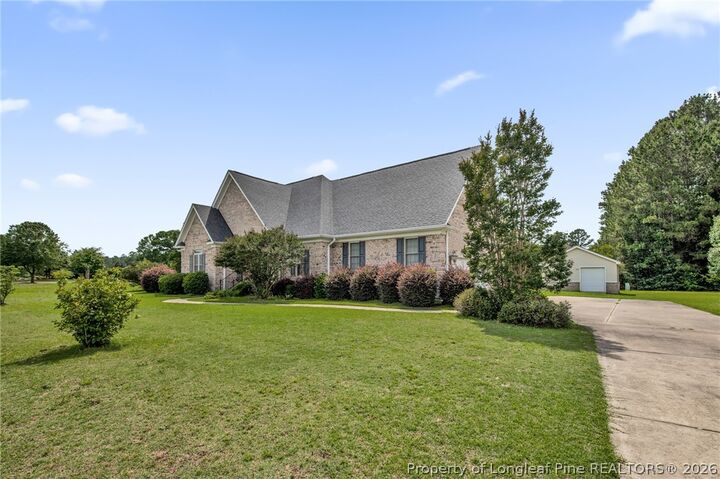 Property Photo: 1309 Oakridge Boulevard NC 28358