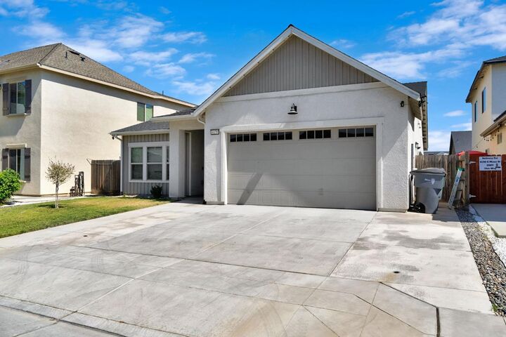 Property Photo:  6178 E Mono Street  CA 93727 