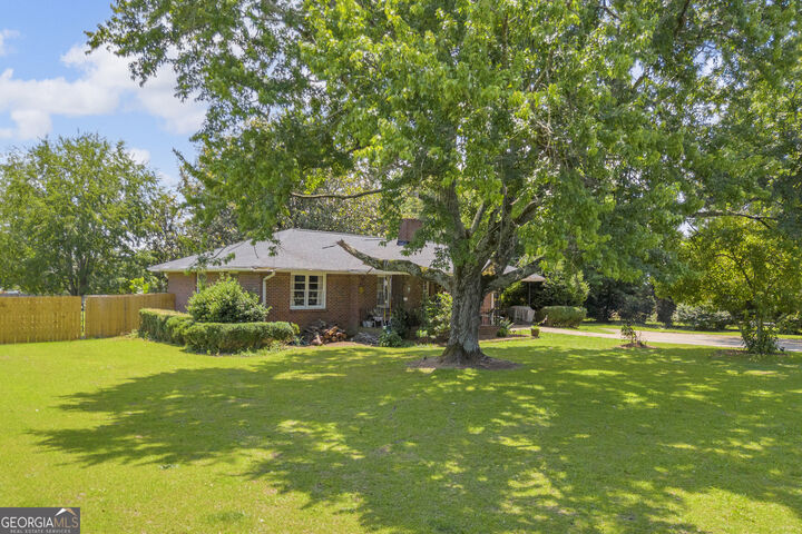 Property Photo: 147 Clifford Street GA 30052