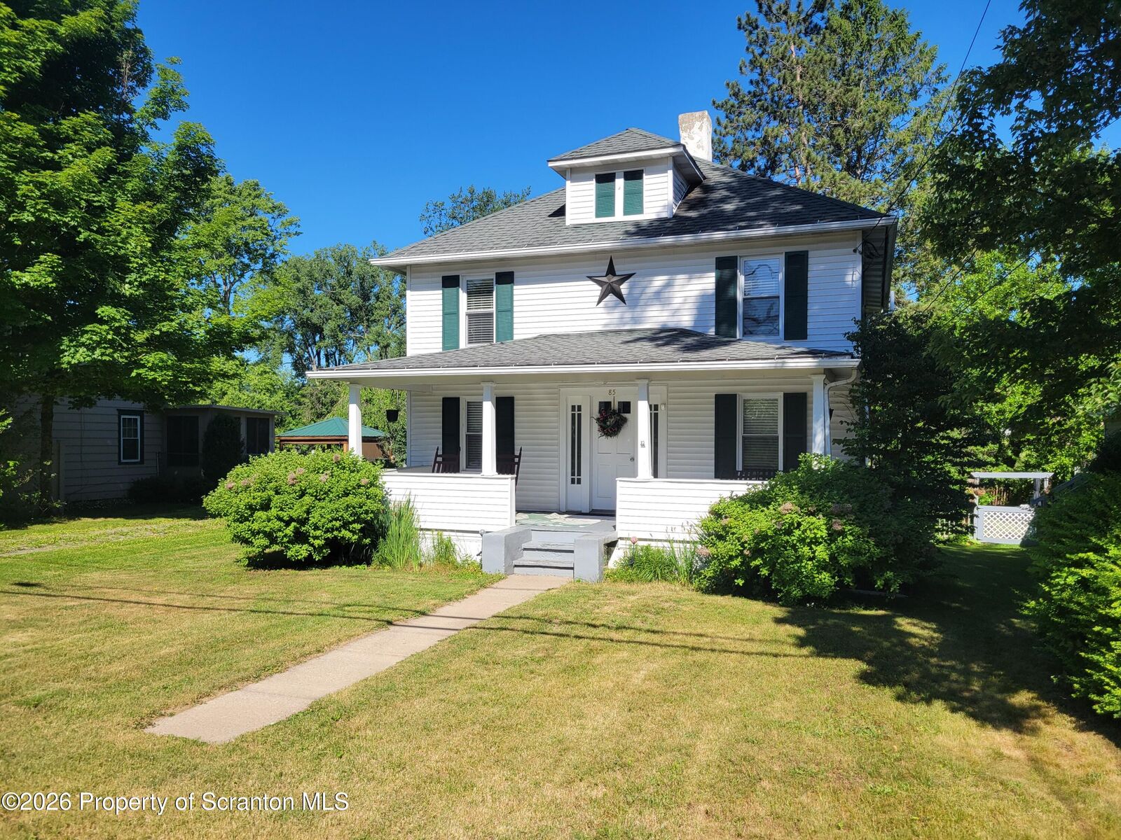 Property Photo:  85 West Street  PA 18657 