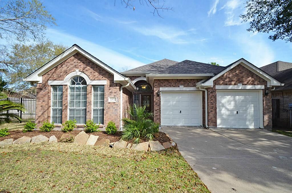 Property Photo: 1103 Parkhaven Lane TX 77077