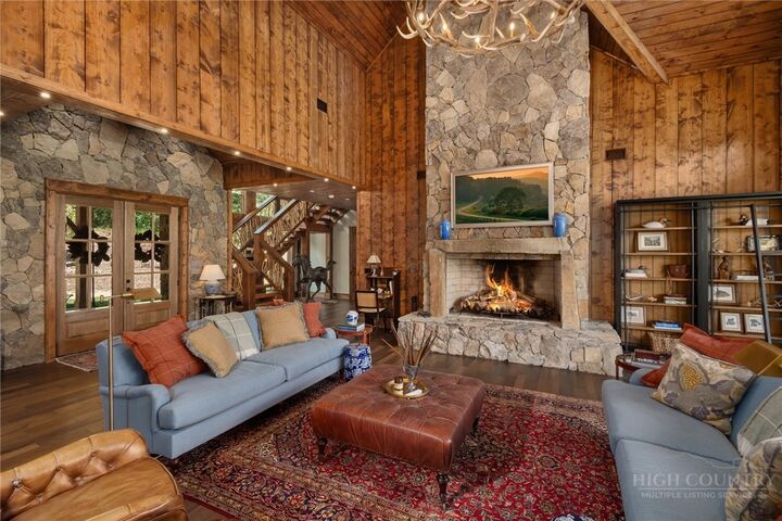 Property Photo:  1194 Laurel Lane  NC 28605 