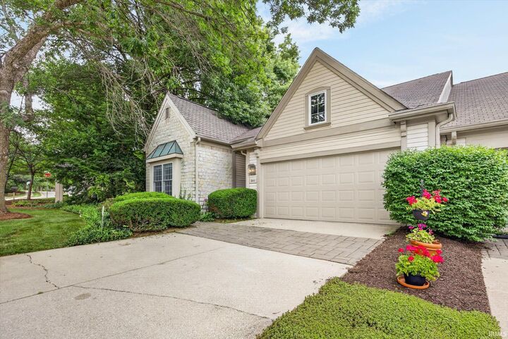 Property Photo:  2803 S St Remy Circle  IN 47401 