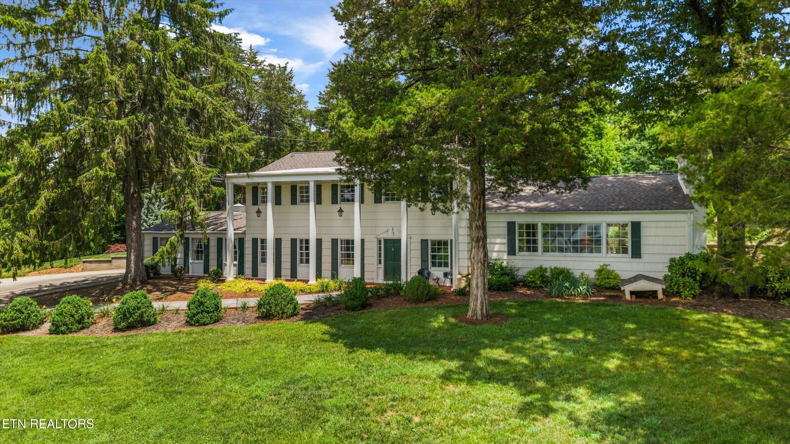 Property Photo: 713 Bristol Circle TN 37923
