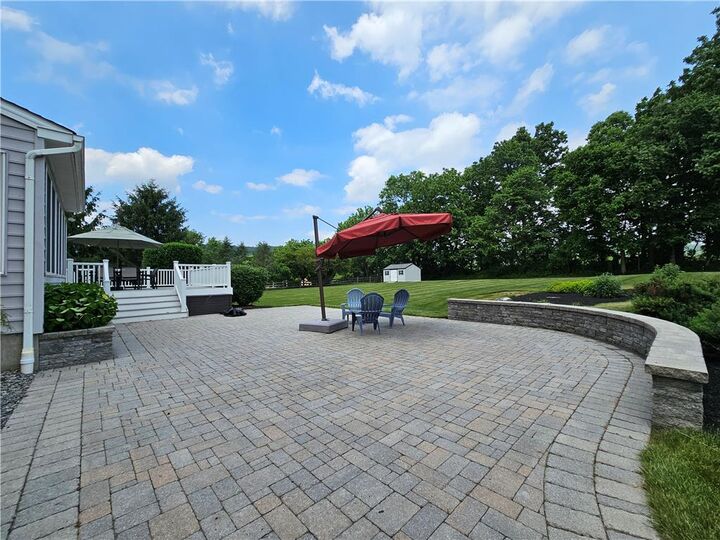 Property Photo: 115 Fox Run PA 18042