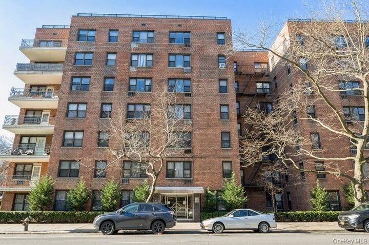 Property Photo: 6485 Broadway 5K NY 10471