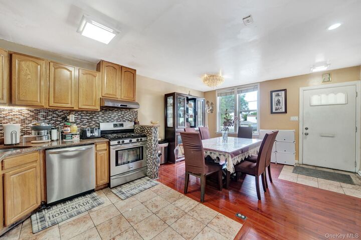 Property Photo:  87-80 Little Neck Parkway  NY 11001 
