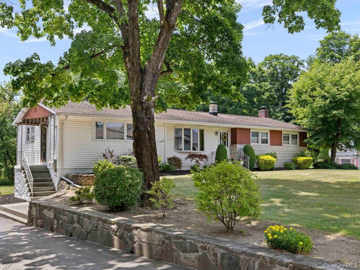 Property Photo:  105 S Chapel Hill Road  NY 12528 