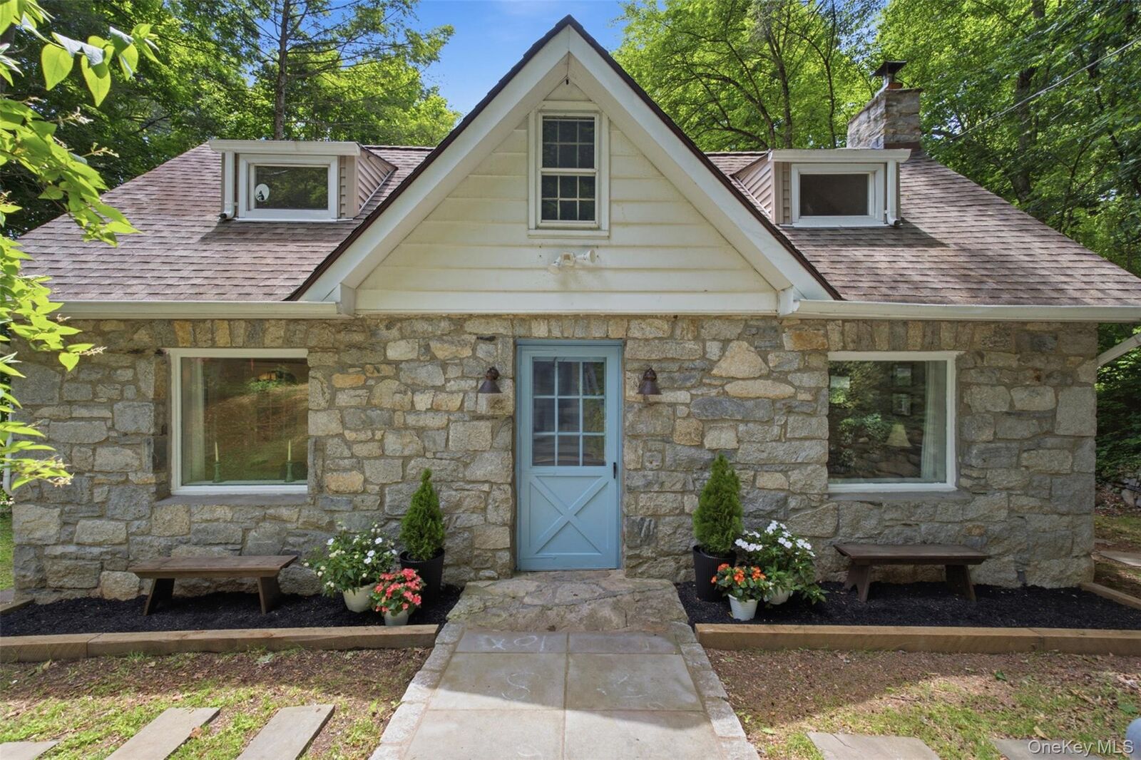 Property Photo:  2 Anton Place  NY 10537 