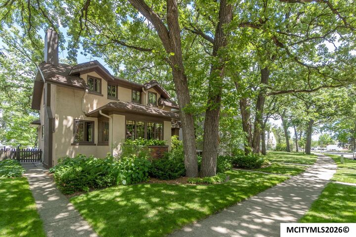 Property Photo: 84 Linden Dr IA 50401