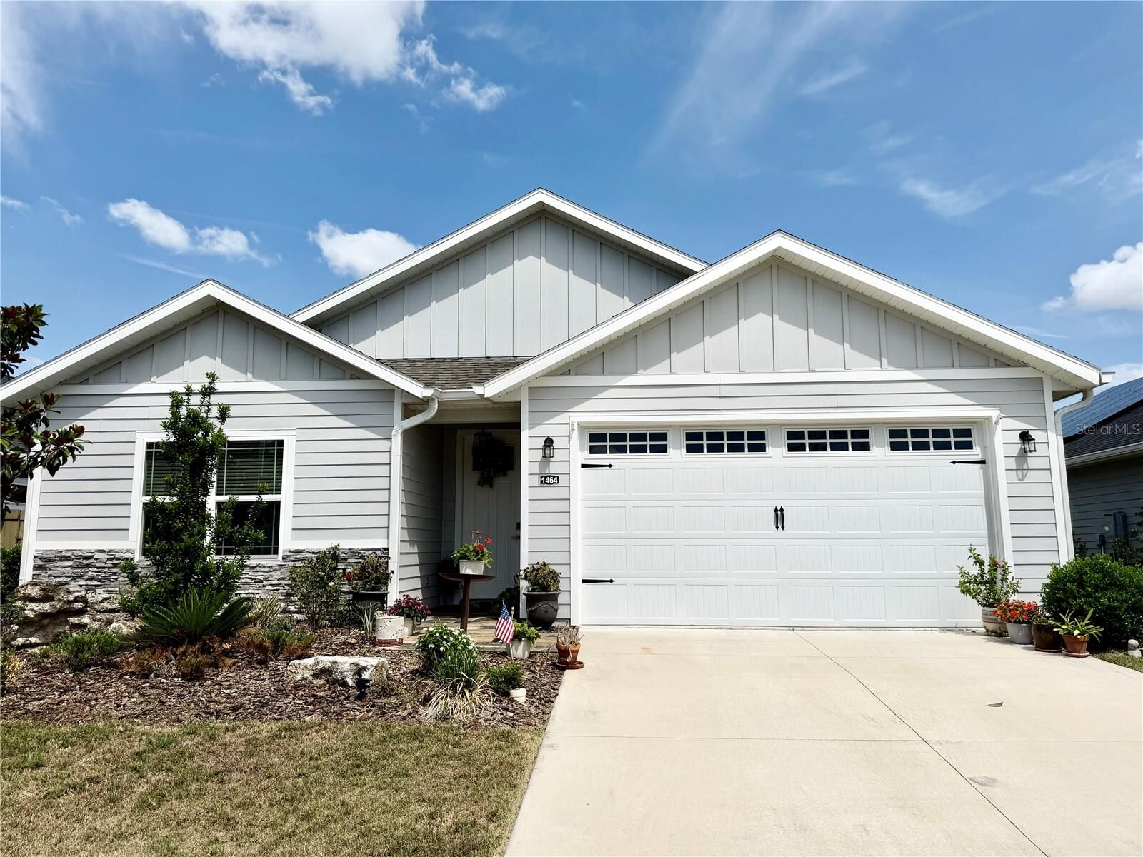 Property Photo: 1464 SW 66th Way FL 32607