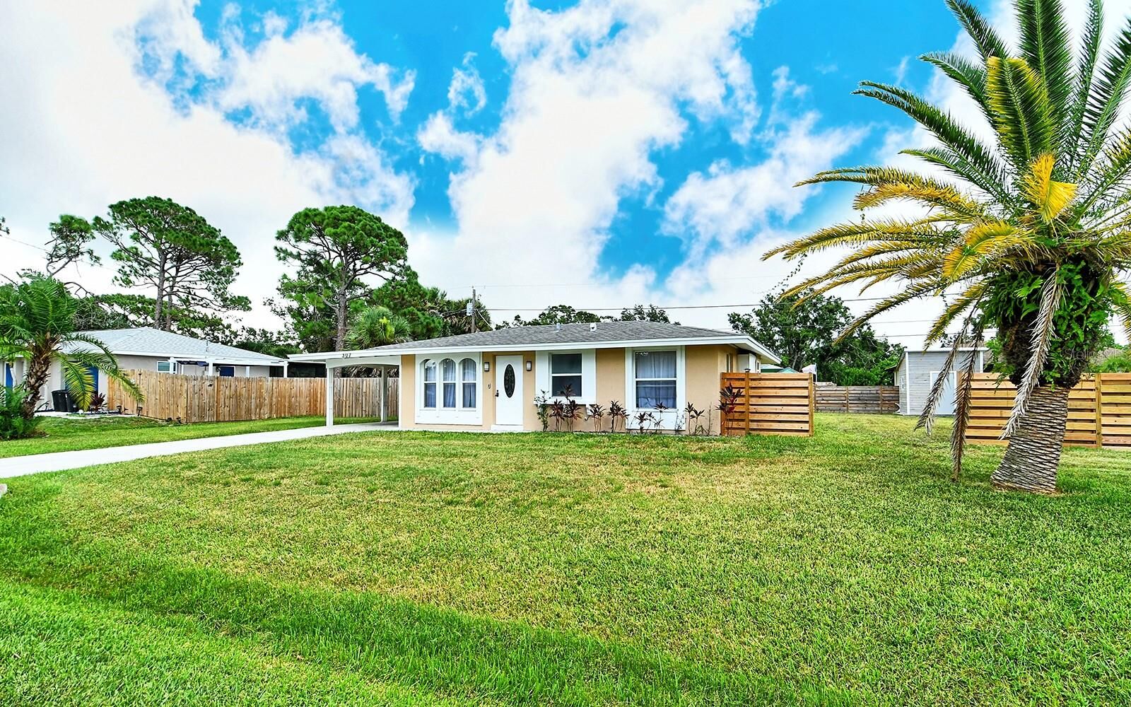 Property Photo: 307 Southland Road FL 34293