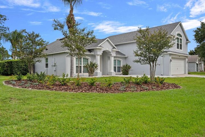 Property Photo: 1018 Grand Reserve Drive FL 33837