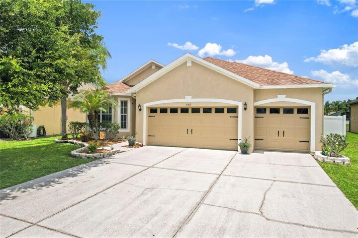 Property Photo: 31415 Bridgegate Drive FL 33545