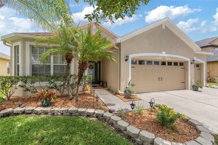 Property Photo: 31415 Bridgegate Drive FL 33545