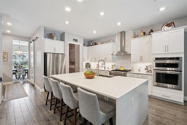Property Photo: 3113 Pinenut Drive FL 32712