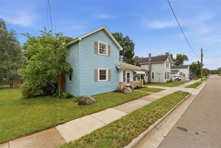 Property Photo: 419 N Monroe Street MI 49331