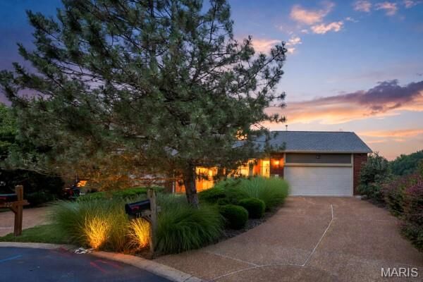 Property Photo: 718 Walnut Creek Lane MO 63017