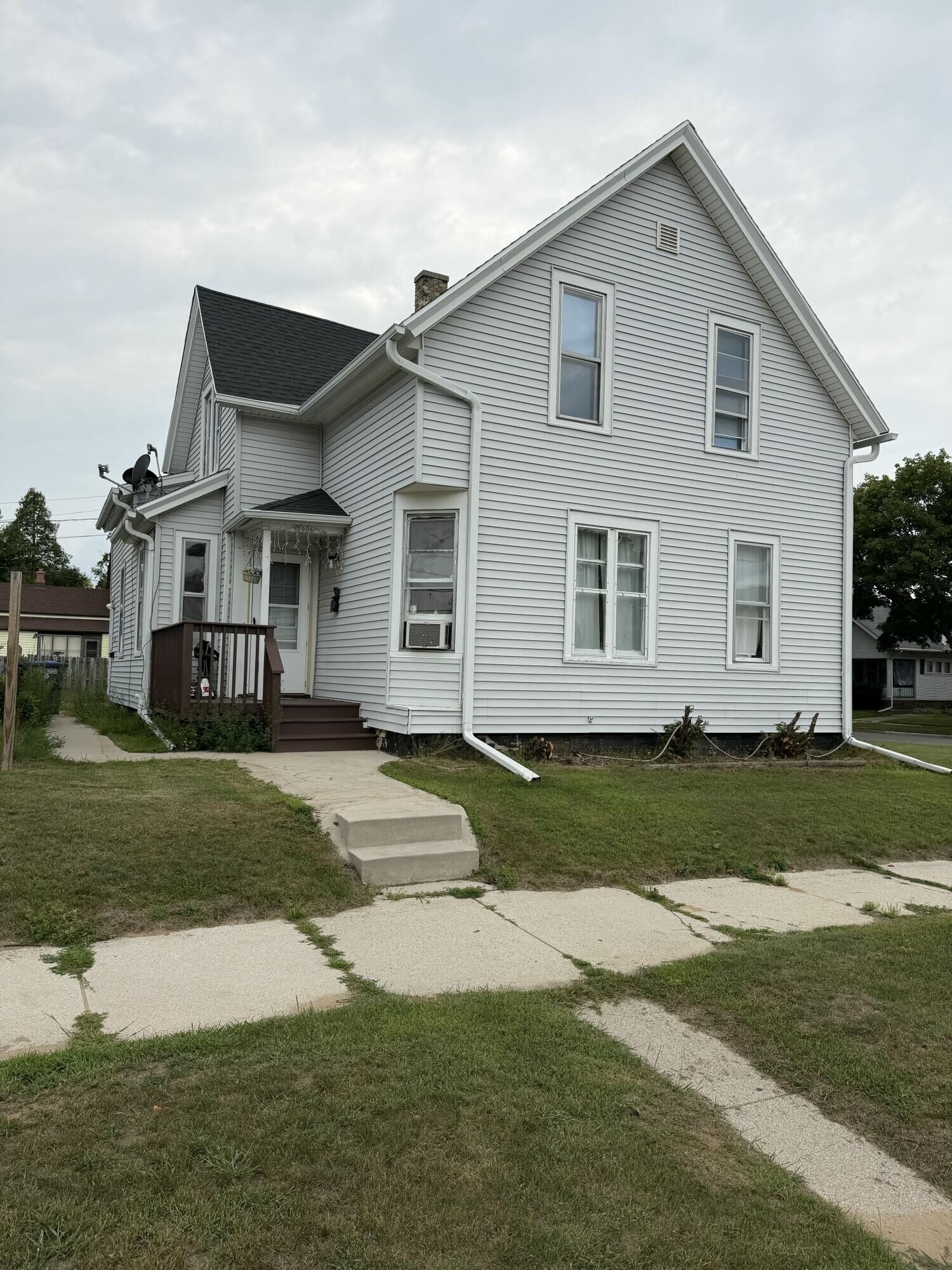 Property Photo: 2006 S 11th St WI 53081