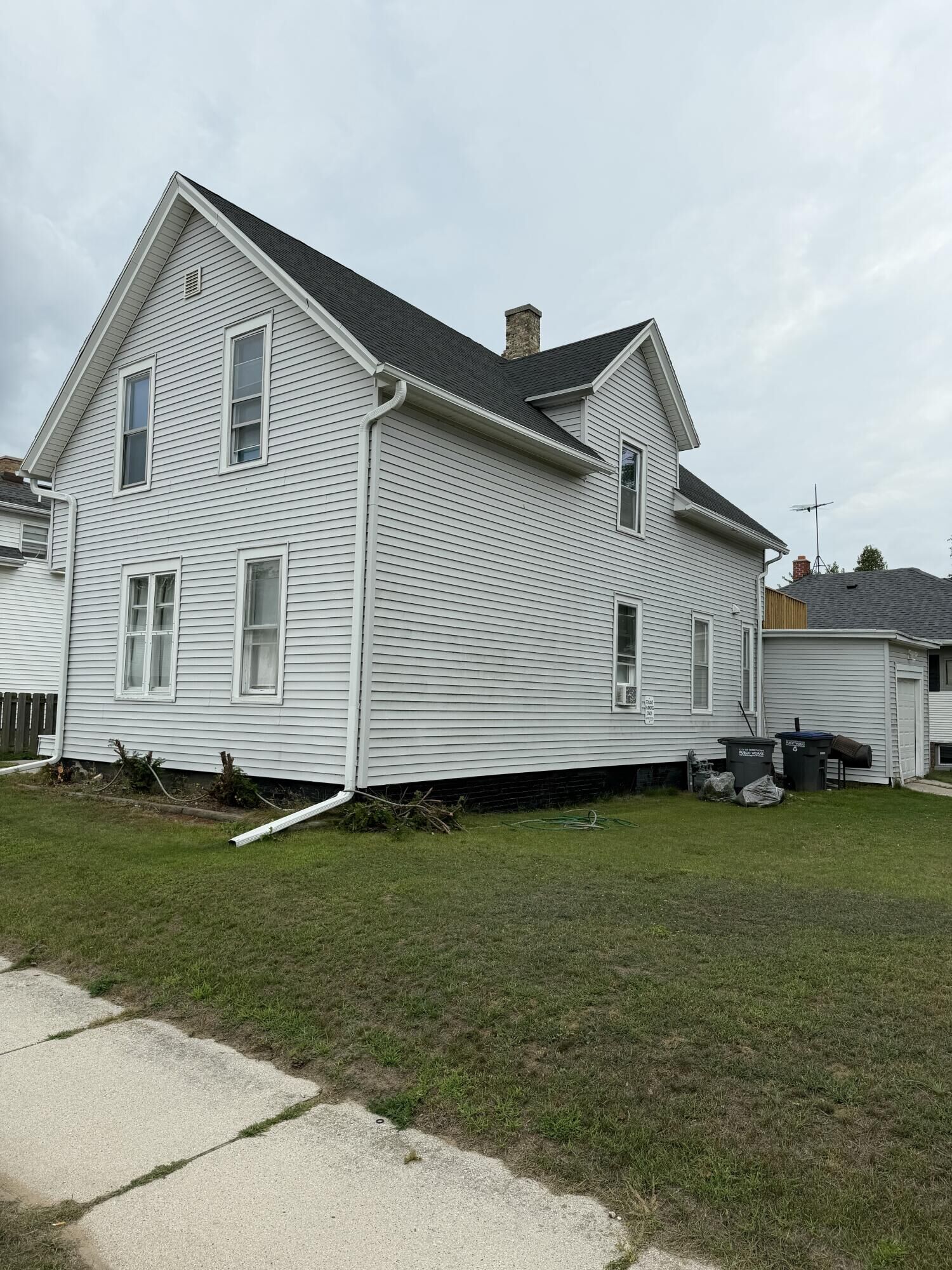 Property Photo:  2006 S 11th St  WI 53081 