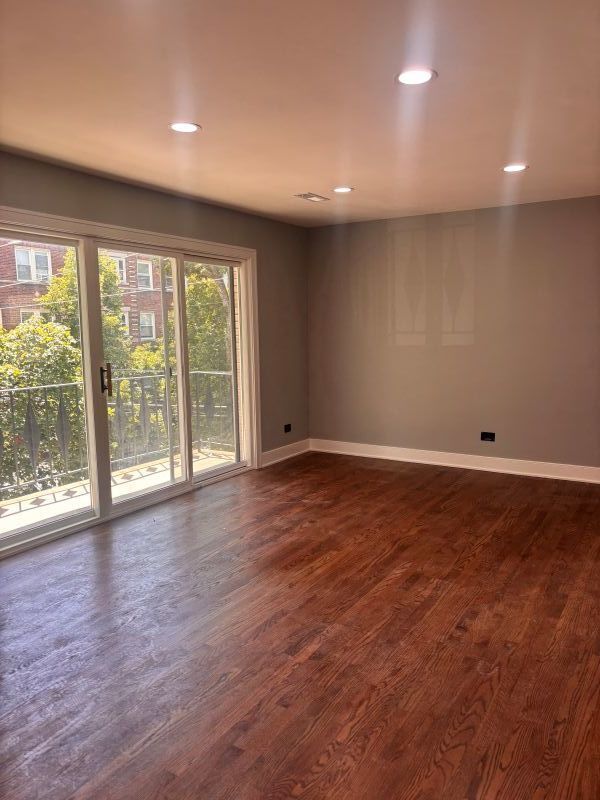 Property Photo: 1950 W Fargo Avenue 3W IL 60626