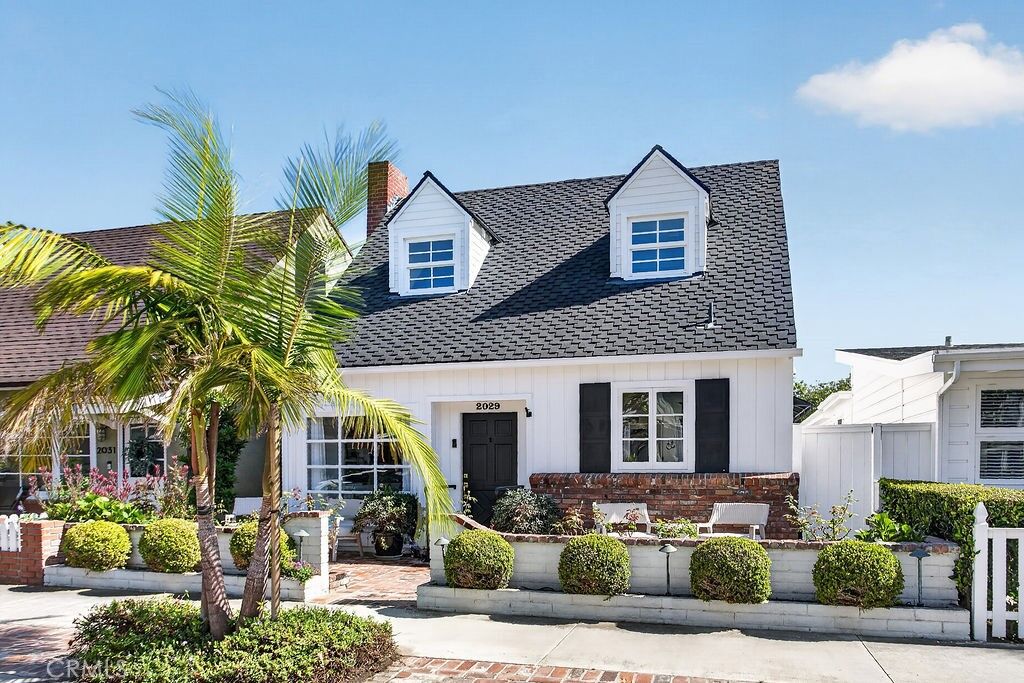 Property Photo: 2029 Miramar Drive CA 92661