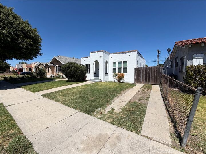 Property Photo:  6022 Arlington Avenue  CA 90043 