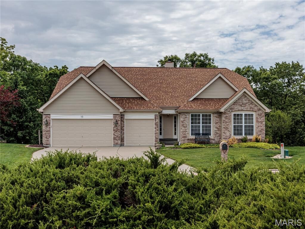 Property Photo:  10 Meramec Bluffs Court  MO 63025 