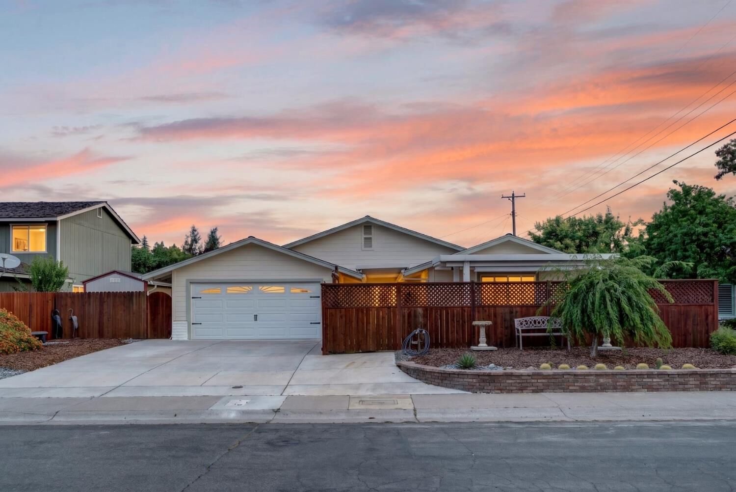 Property Photo: 283 Brewster Avenue CA 95831