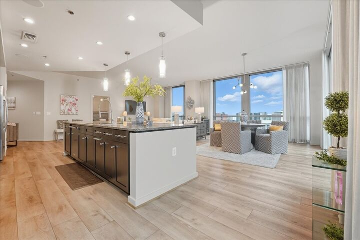 Property Photo: 900 20th Ave S 901 TN 37212