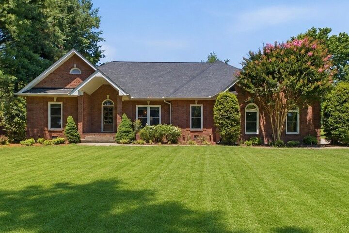 Property Photo: 213 Bradshaw Rd TN 37087