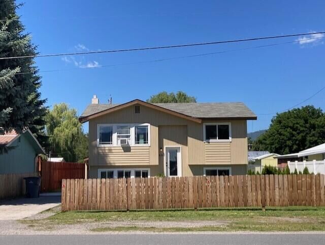 Property Photo: 850 Juniper St WA 99141